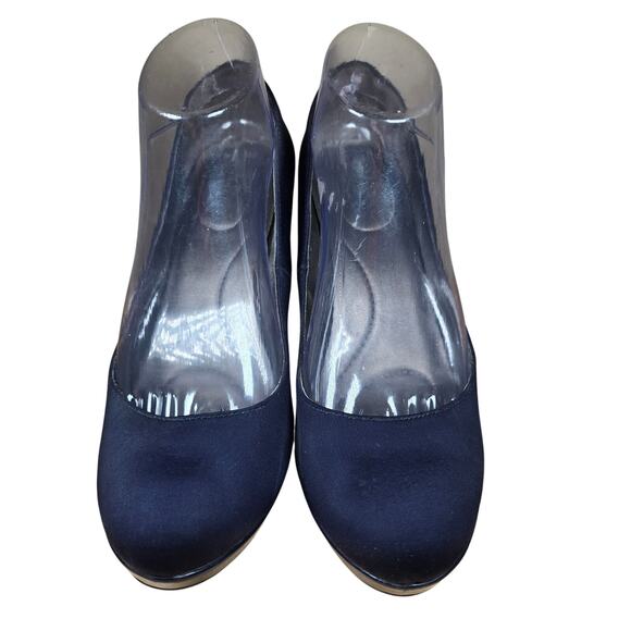 Womens Bandolino 3" Heels Comfortable Classy Womens Size 8
Excellent condition - Picture 4 of 8